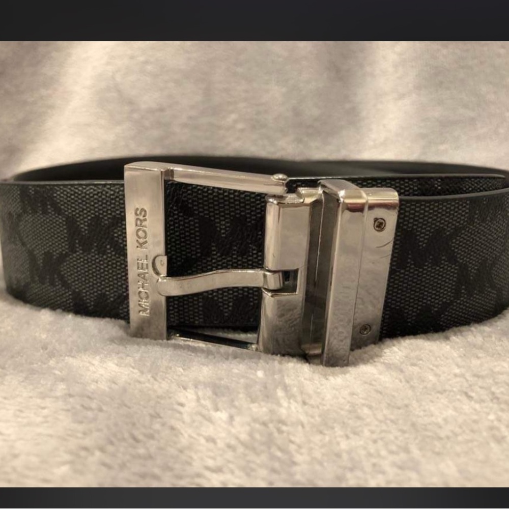 Michael kors patent black belt size small